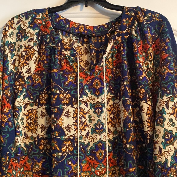 Womens blouse - Picture 2 of 3